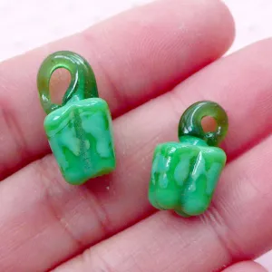 3D Green Pepper Lampwork Charm / Bell Pepper Glass Charm / Sweet Pepper Glass Pendant (2pcs / 9mm x 19mm) Miniature Vegetable Food CHM2033