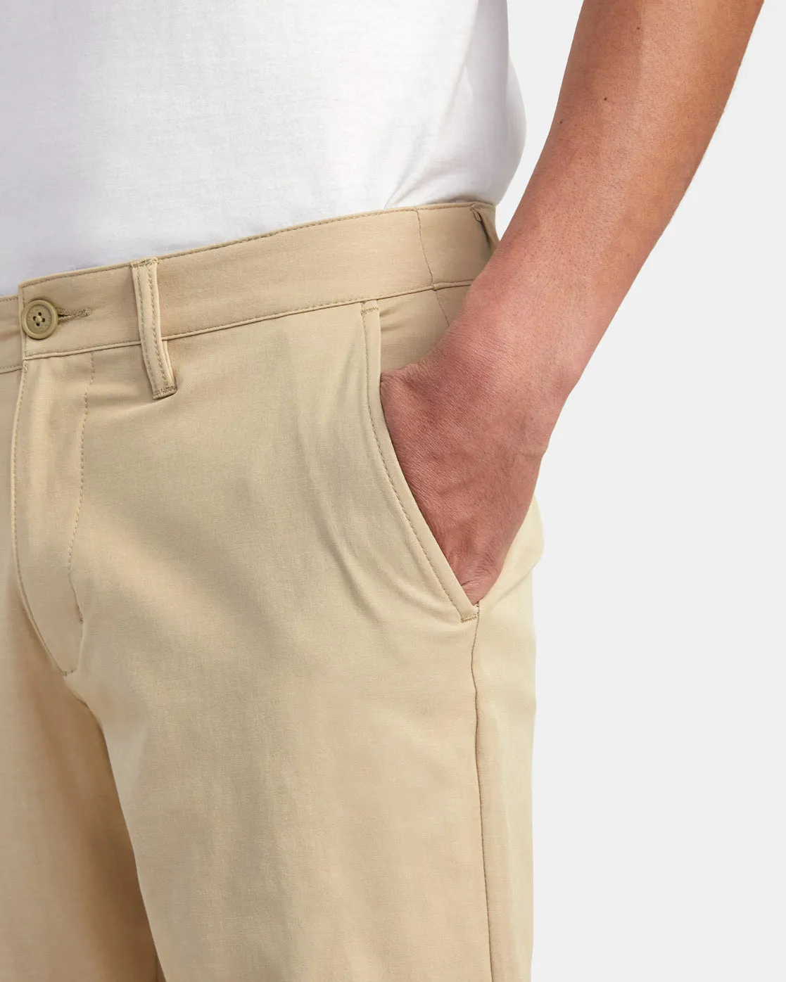 Back In 19" Hybrid Shorts - Khaki