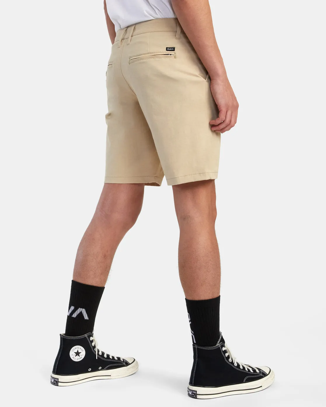 Back In 19" Hybrid Shorts - Khaki