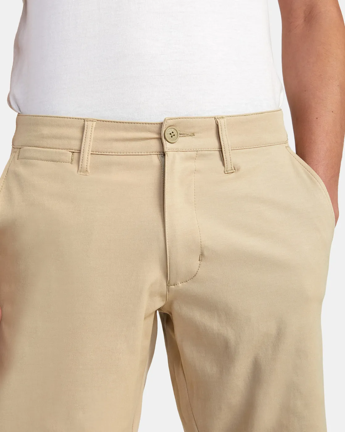 Back In 19" Hybrid Shorts - Khaki