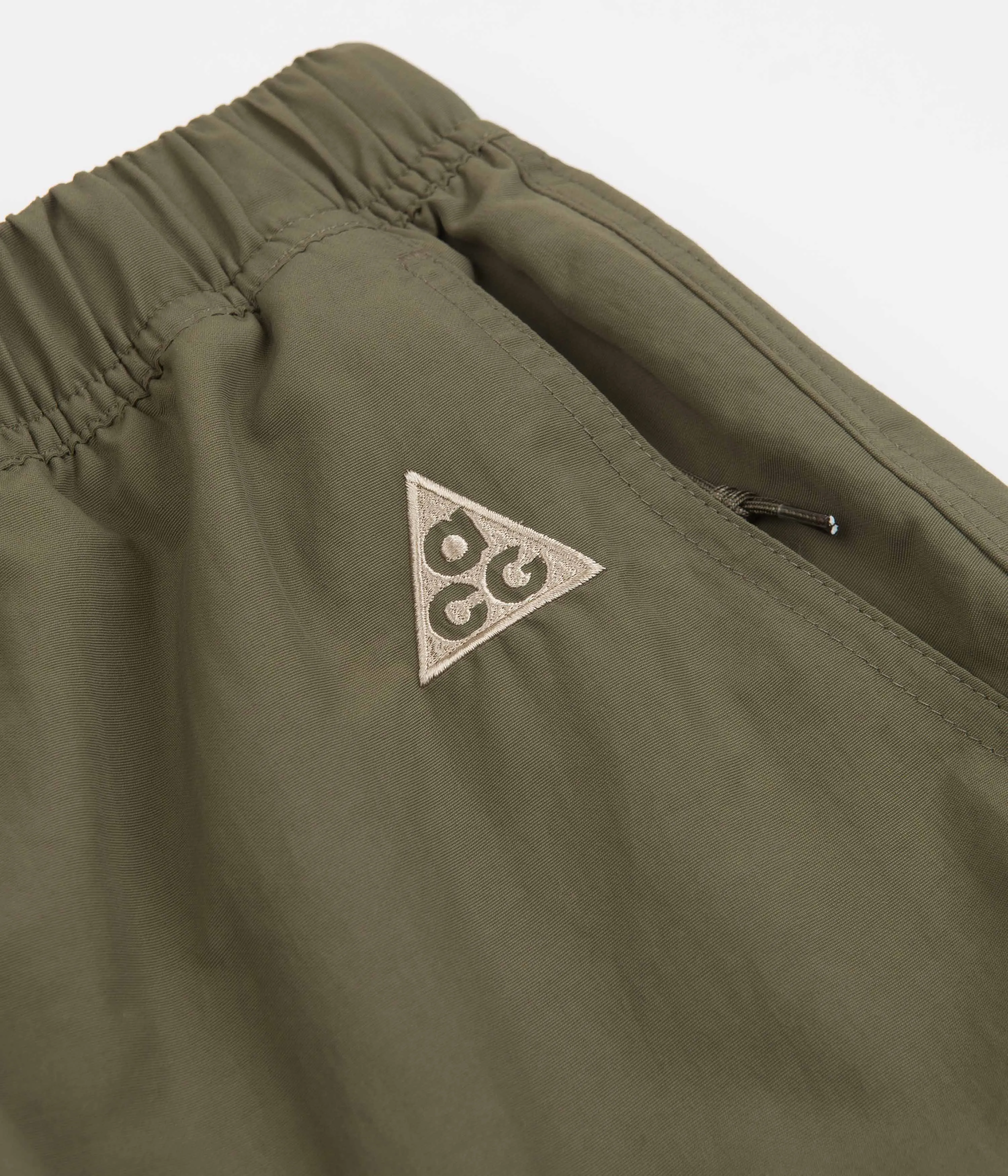 Nike ACG Snowgrass Cargo Shorts - Medium Olive / Cargo Khaki / Khaki