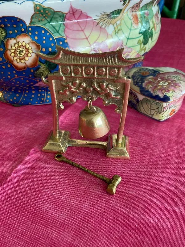 Vintage chinoiserie Brass Pagoda Bell